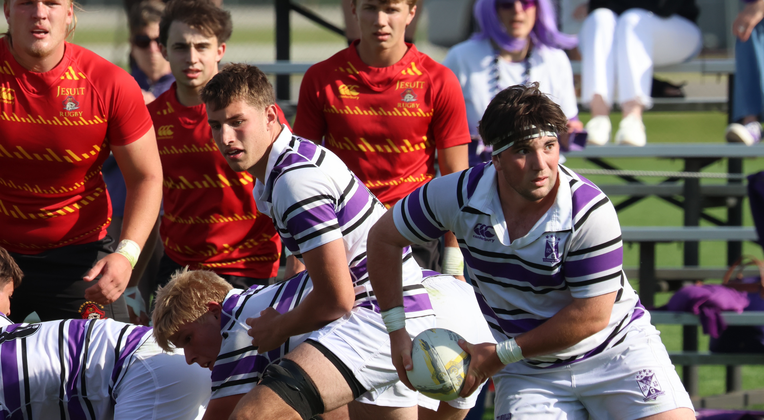 Gonzaga attacks vs Jesuit.
