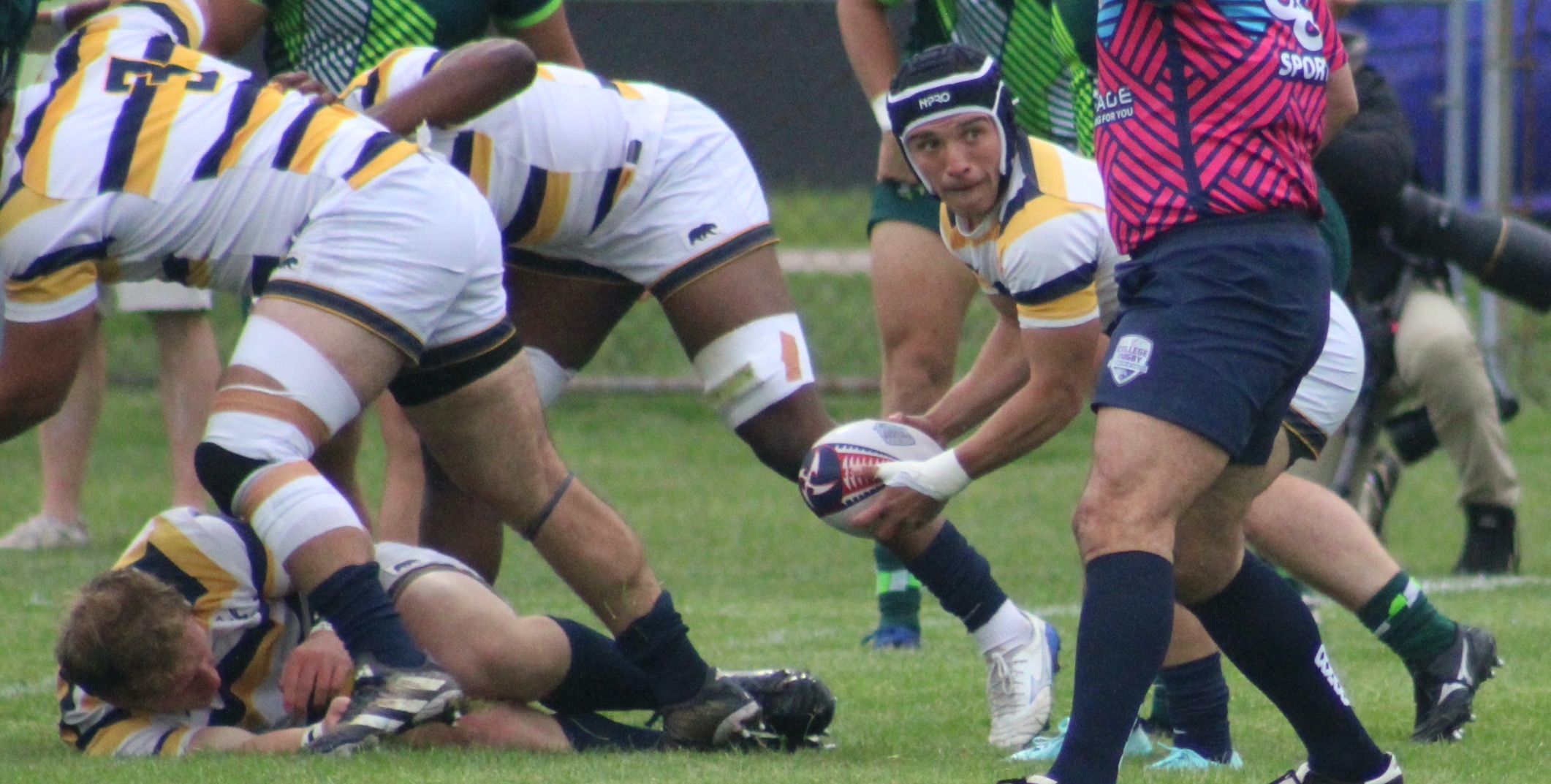 Solomon Williams passes during the 2025 D1A Final against Life. Photo Jeremy Hampton.
