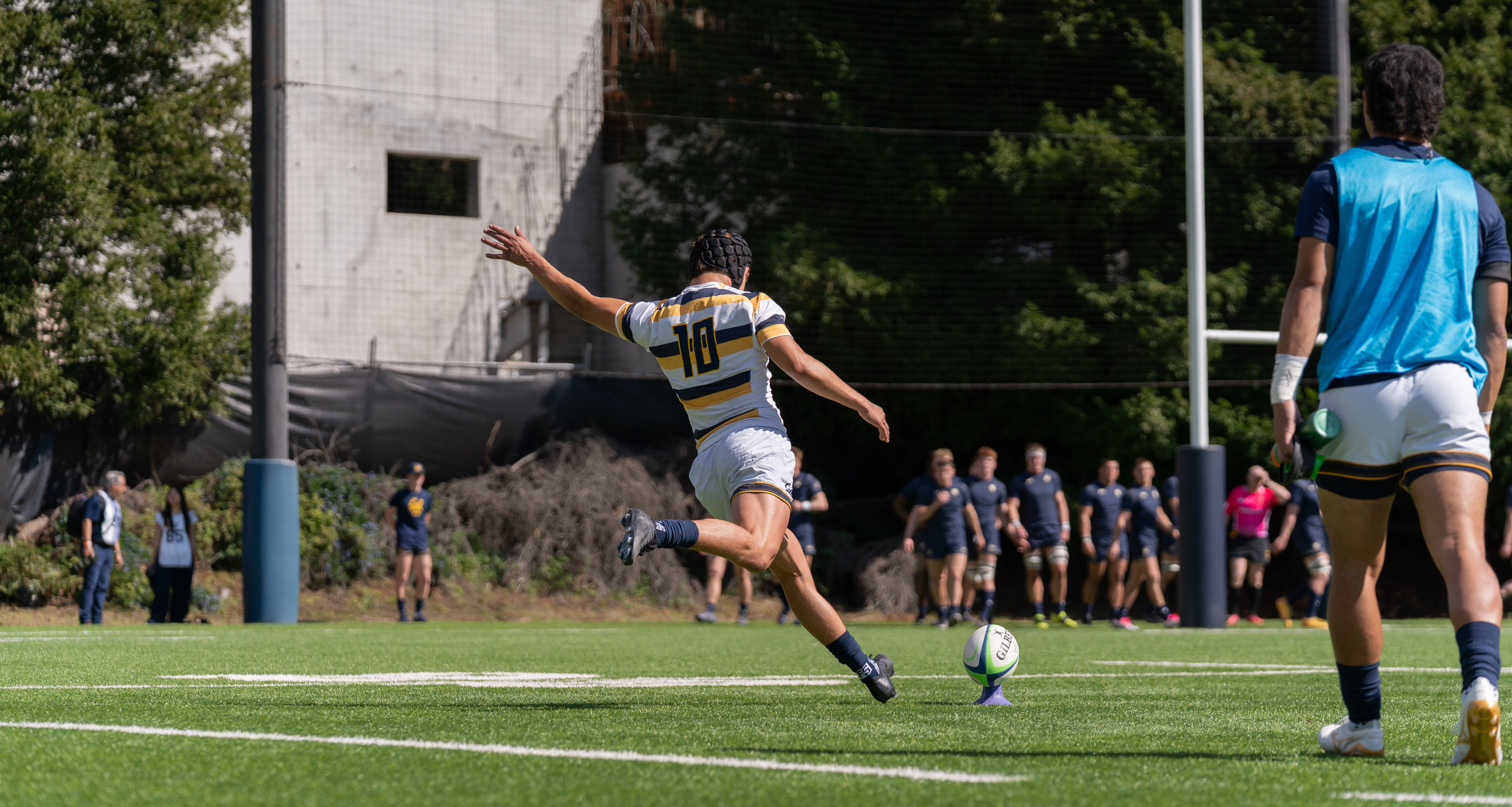 Before his yellow card Rand Santos was perfect from the tee. Photo Cal Rugby.