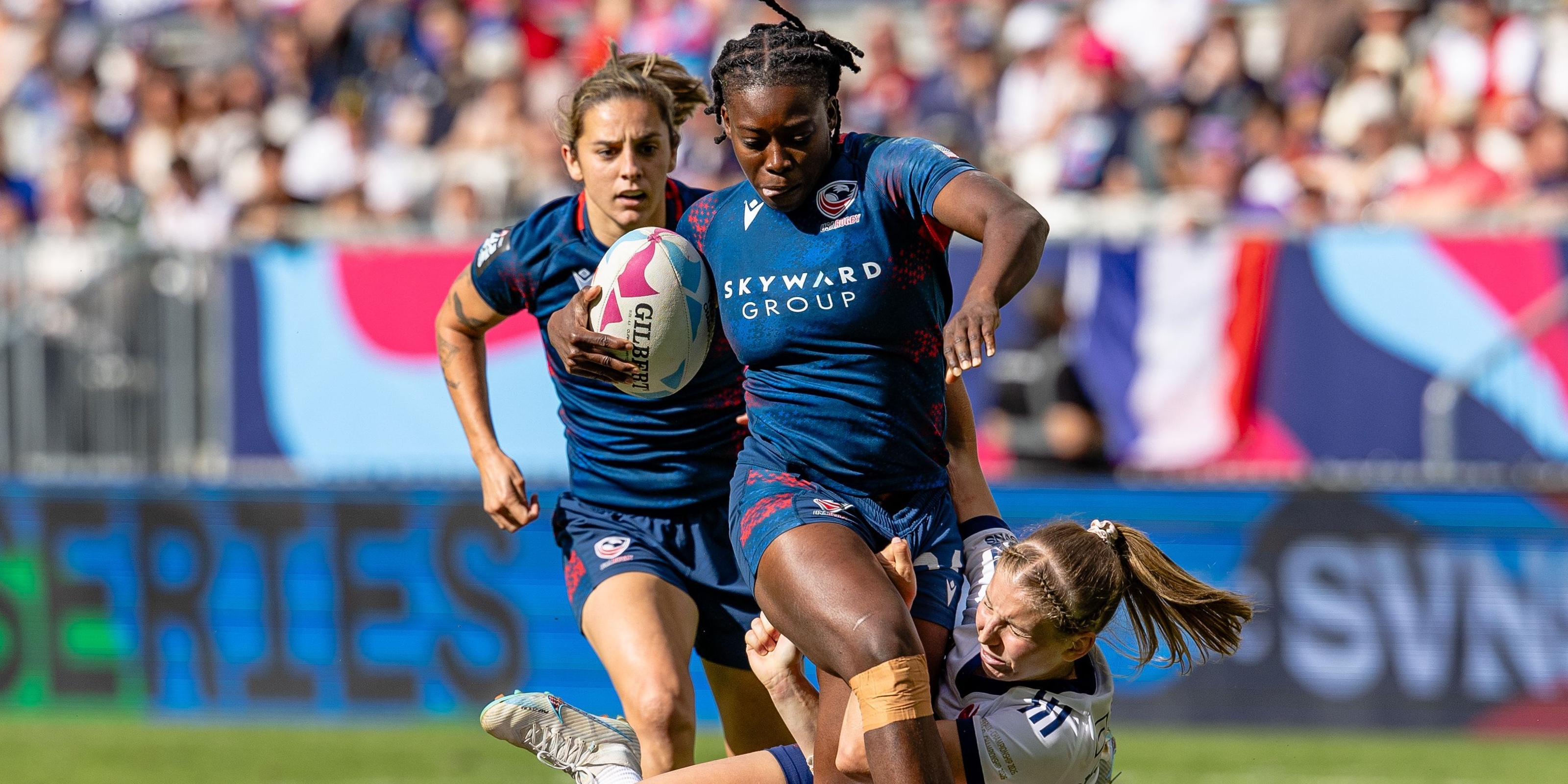 Su Adegoke with Kayla Cannet in support vs France at the 2026 Bordeaux 7s. Photo Alex Ho.