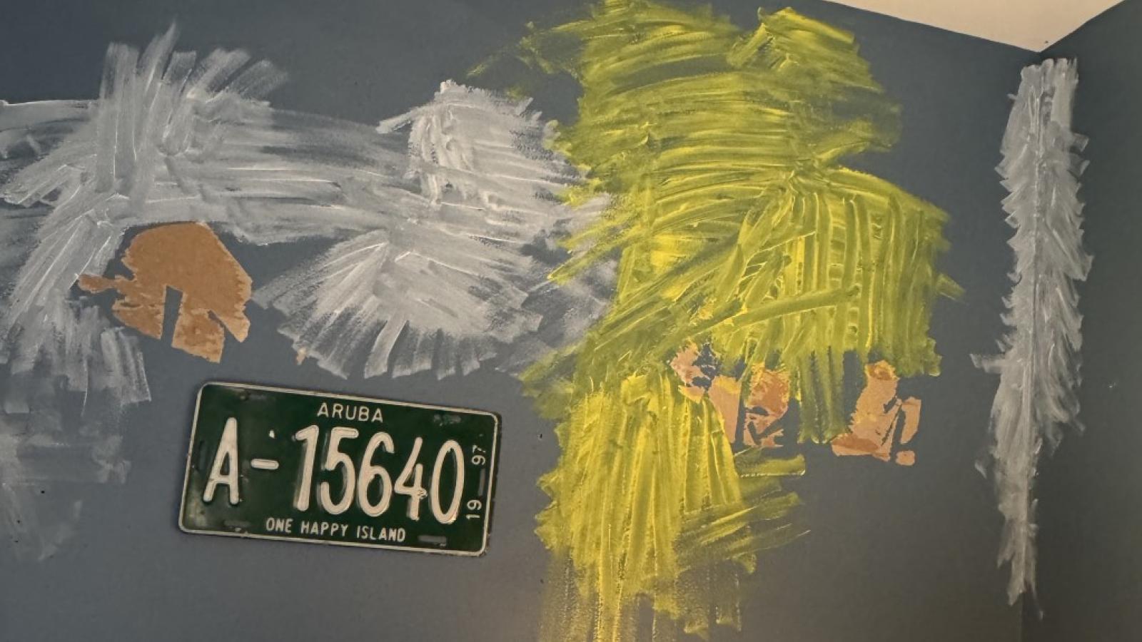 painting the walls 3964