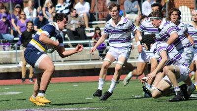 Grayson Halkiadakis assesses his option. Photo William Seetch.