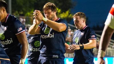 Jason Damm applauds a try. David Barpal photo.