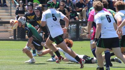 SFGG looks for a break against Lamorinda. Photo Alex Goff.