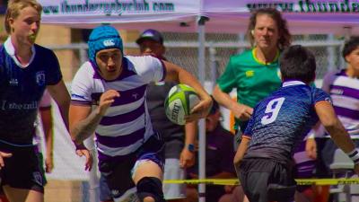 Thunder Rugby makes a move.