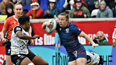 Kristi Kirshe makes a move in the NY 7s Bronze Medal match against Fiji, a game the USA won. Photo David Hughes.