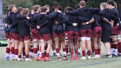 Walsh Huddles up. Alex Goff photo.