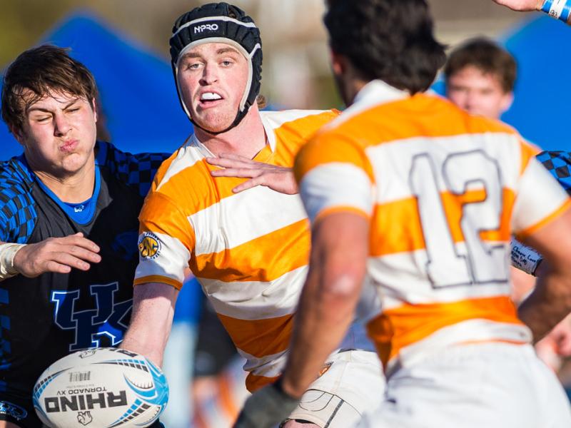 Brandan O'Neill for Tennessee makes an offload. Will Fagan photo.