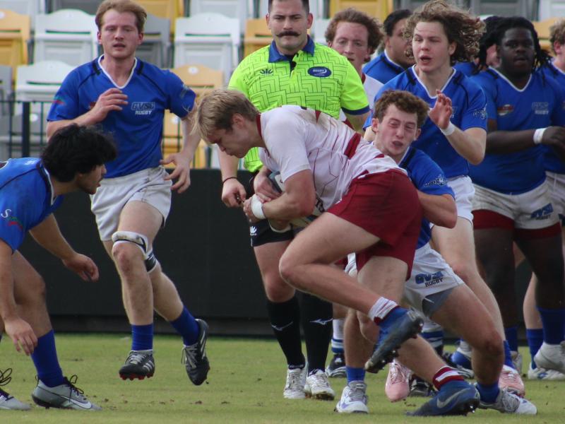 U Chicago moves through Grand Valley contact in the 2025 NCR D2 semifinals. Photo Alex Goff.