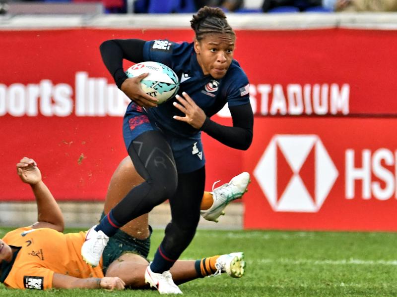 Ariana Ramsey looks for options against Australia. Photo David Hughes.