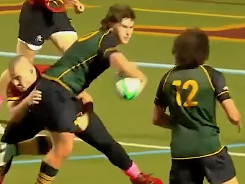 Matthew Tevnan offloads to Justin Kasper for the try.