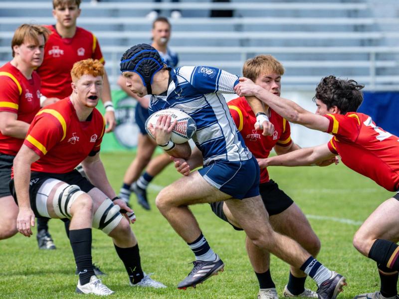 Speedster tries see Western Washington past Iowa State. Photo Matthew Dalton.