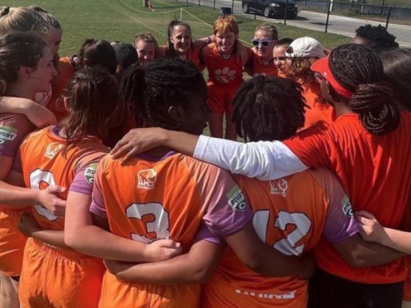 clemson women huddle