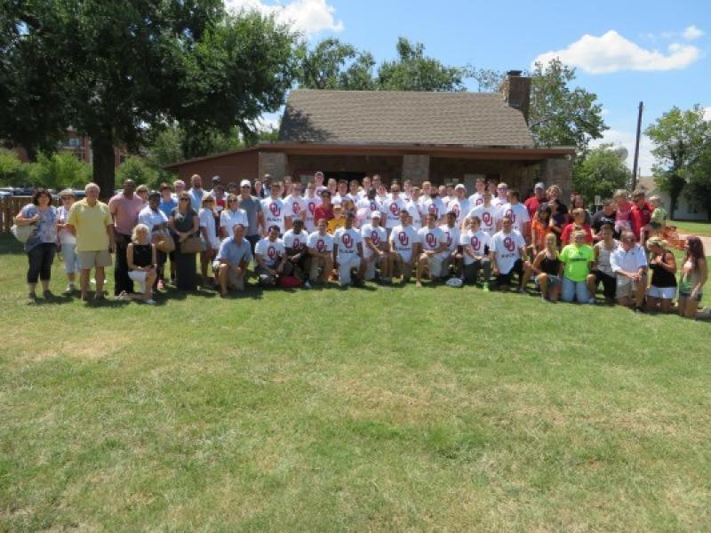 oklahoma2014athleteMoveinDay4atClubHouse