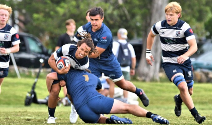 Mary Washington in stripes, Mount St. Mary's in blue. David Hughes photo.