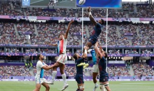 USA wins a lineout vs France. Mike Lee KLC Fotos for World Rugby.