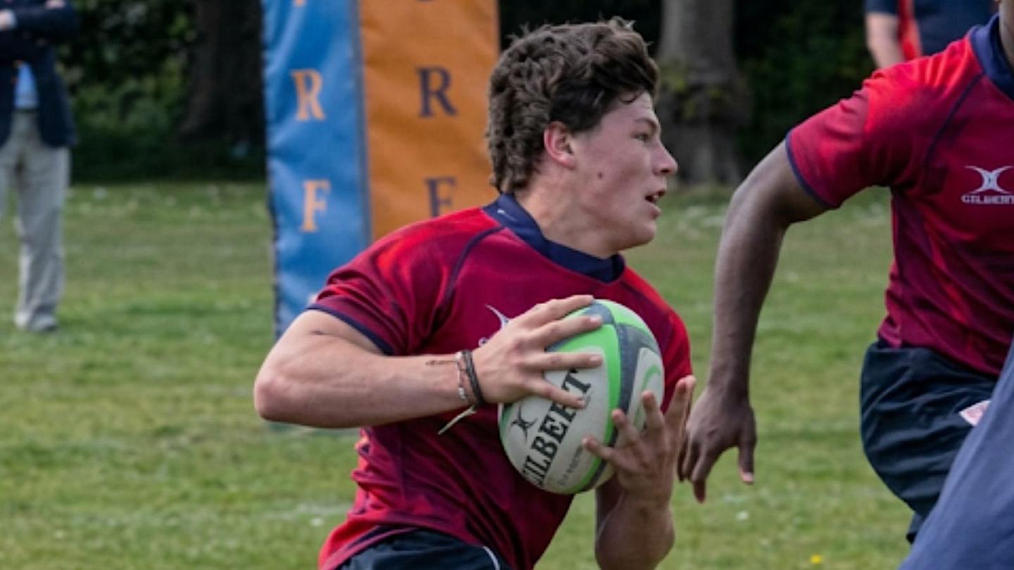 Fatman Thorndyke playing for Surrey U20s.