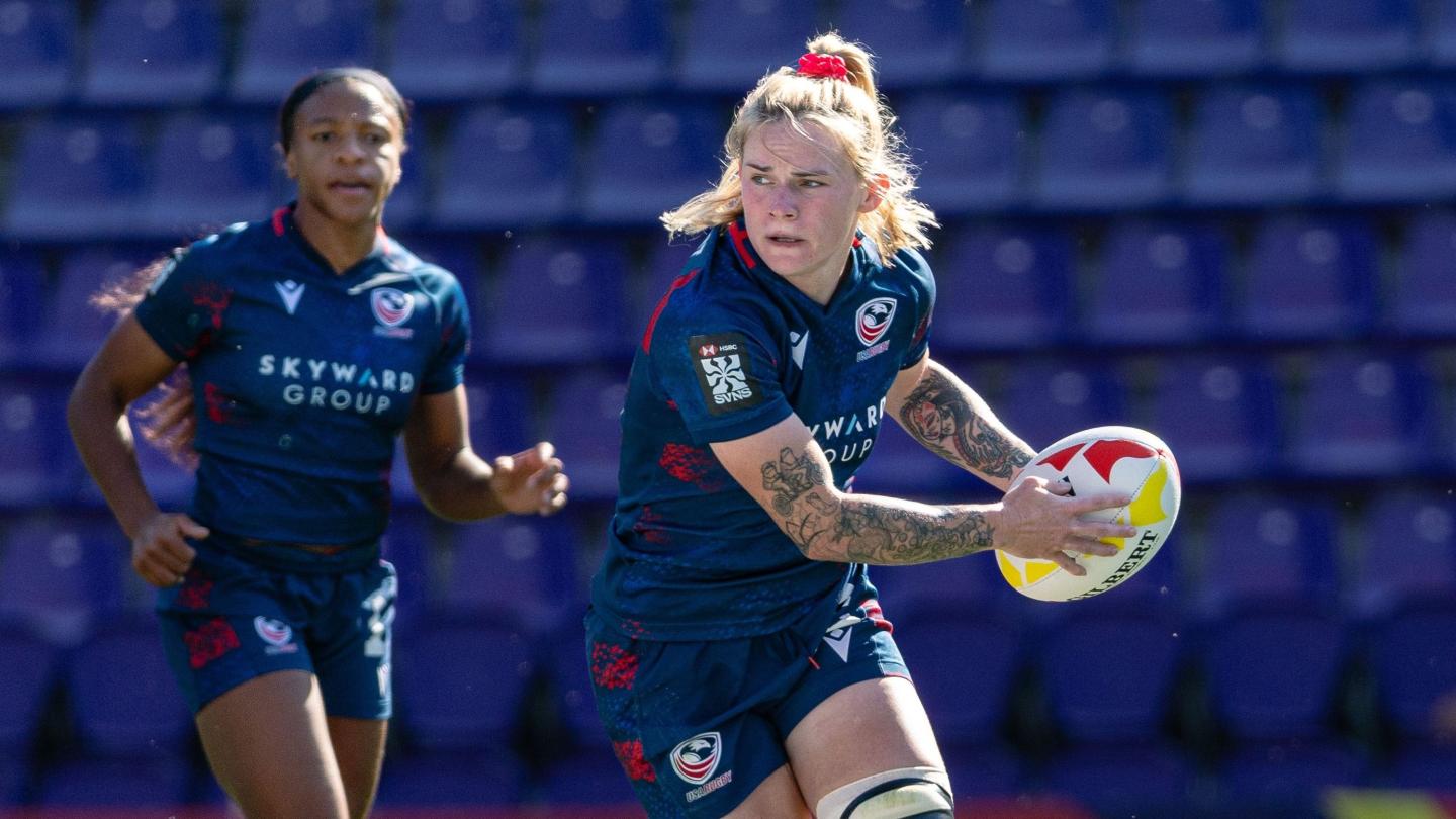 Sam Sullivan assesses her options. Photo Alex Ho for World Rugby.