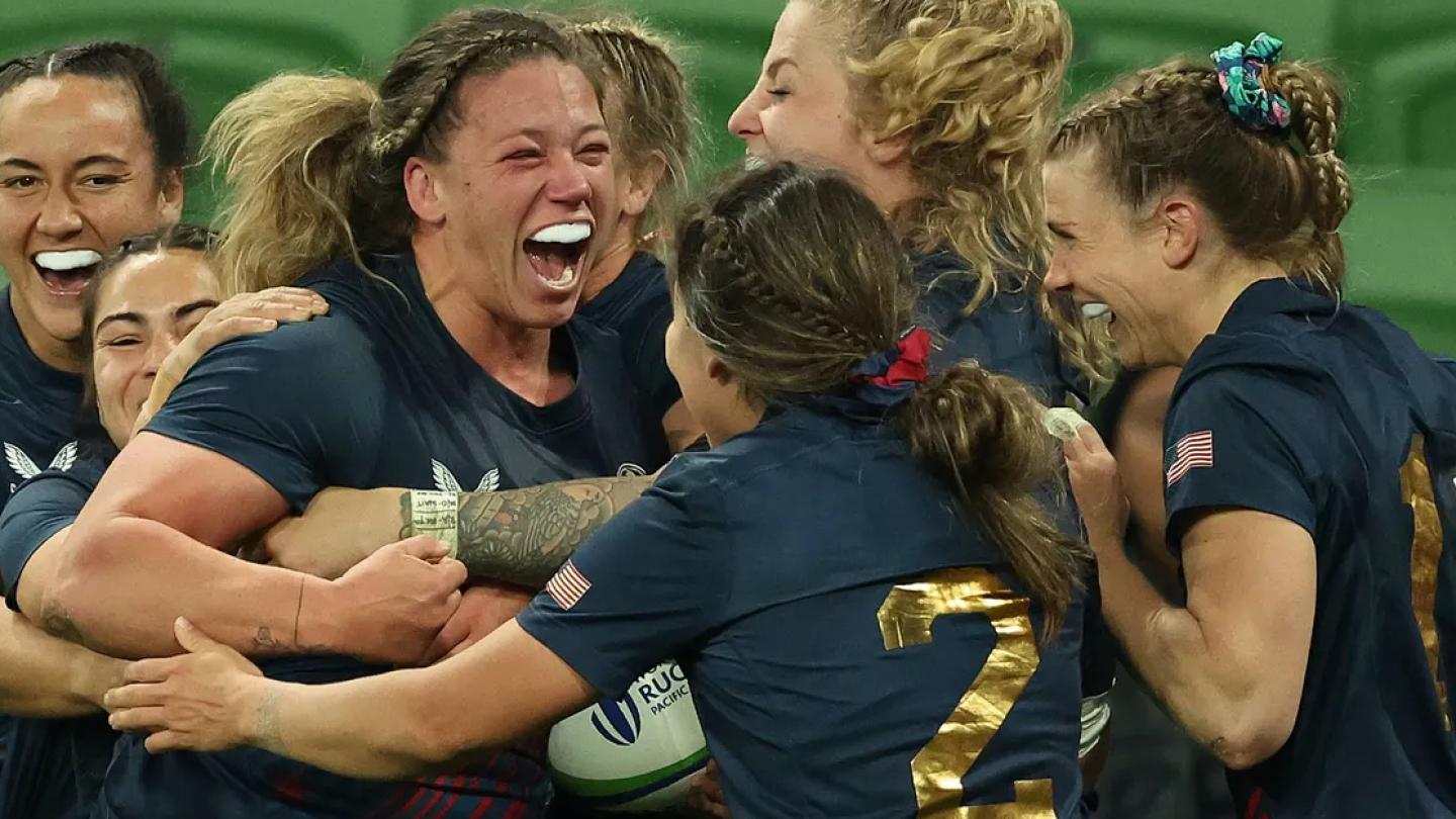 Hope Rogers is mobbed by her teammates after scoring the game-winner vs Australia in 2024. Photo World Rugby.