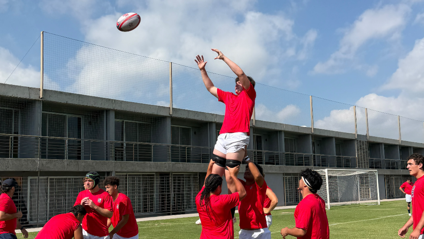 CRAA U19s work their lineout.