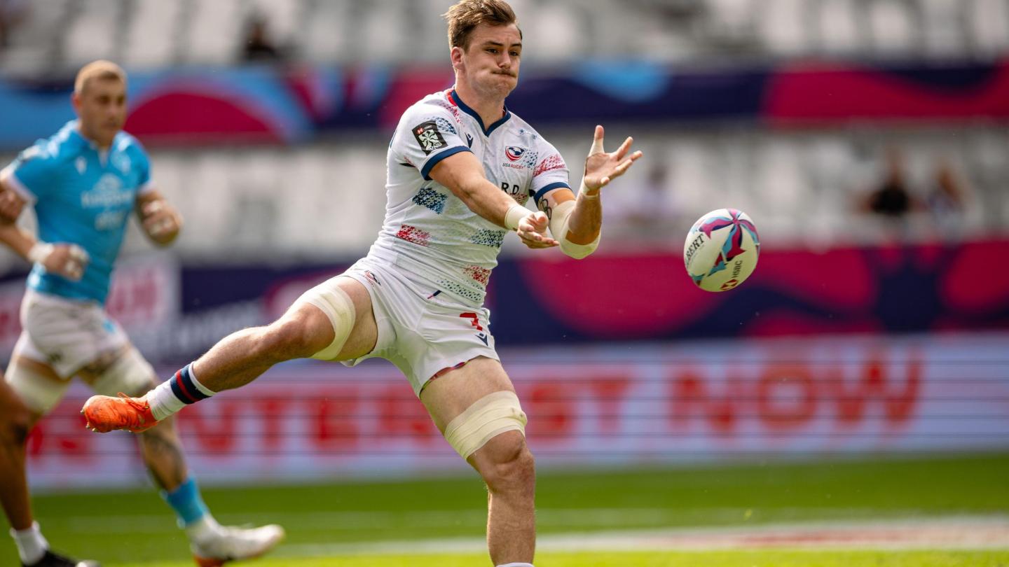 Orrin Bizer sends it wide against Uruguay. Photo Zach Franzen for World Rugby.