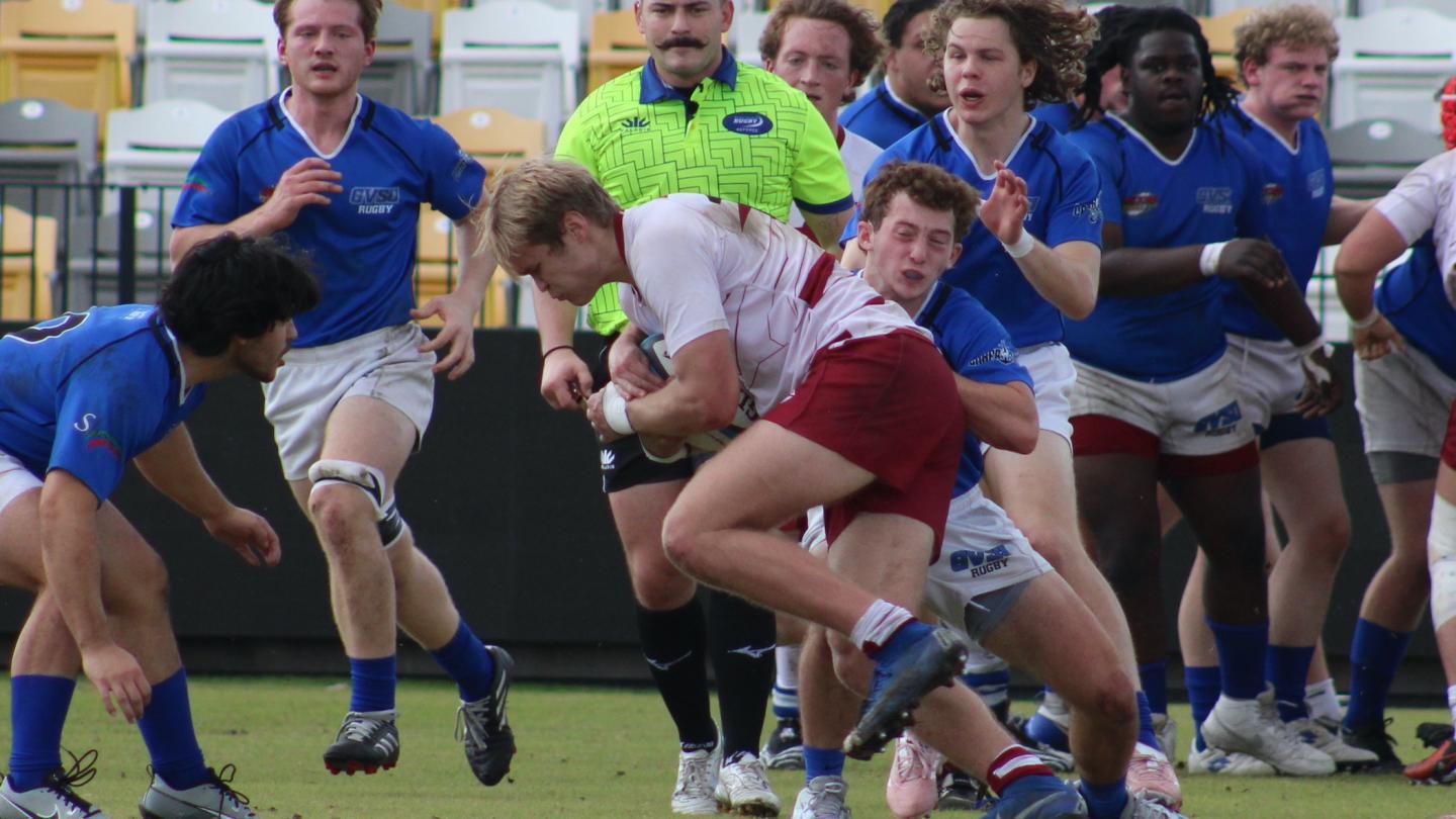 U Chicago moves through Grand Valley contact in the 2025 NCR D2 semifinals. Photo Alex Goff.