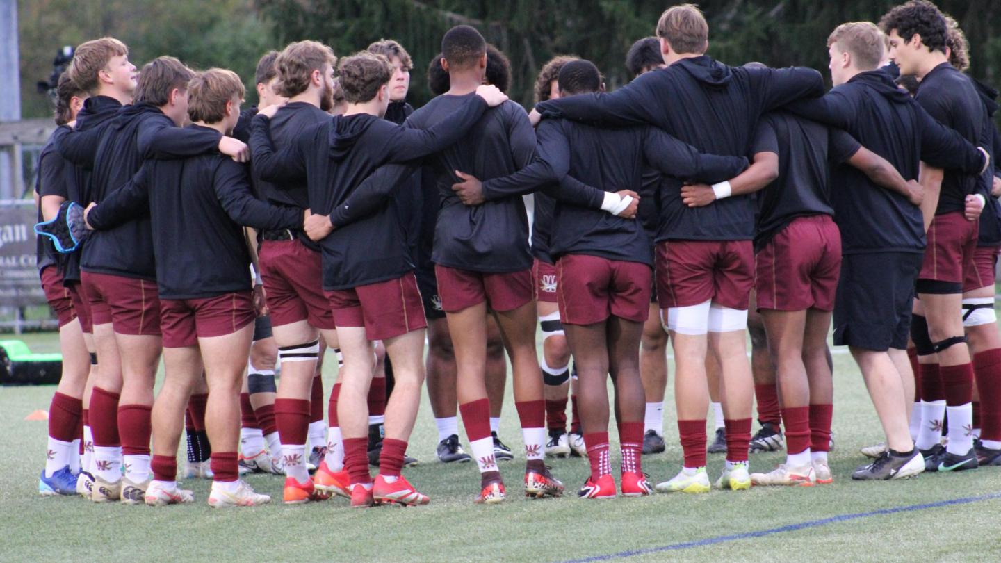 Walsh Huddles up. Alex Goff photo.