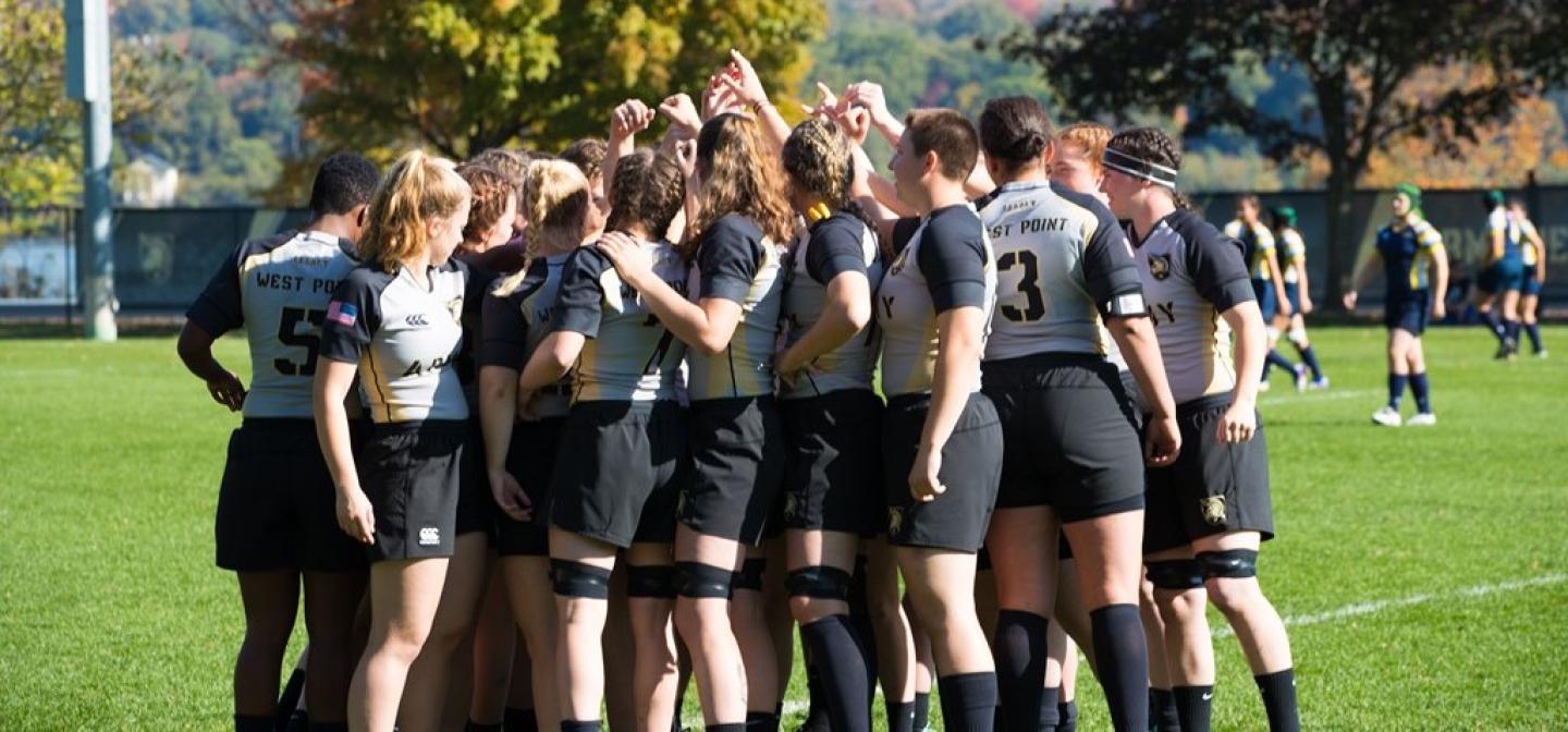 army women huddle 0