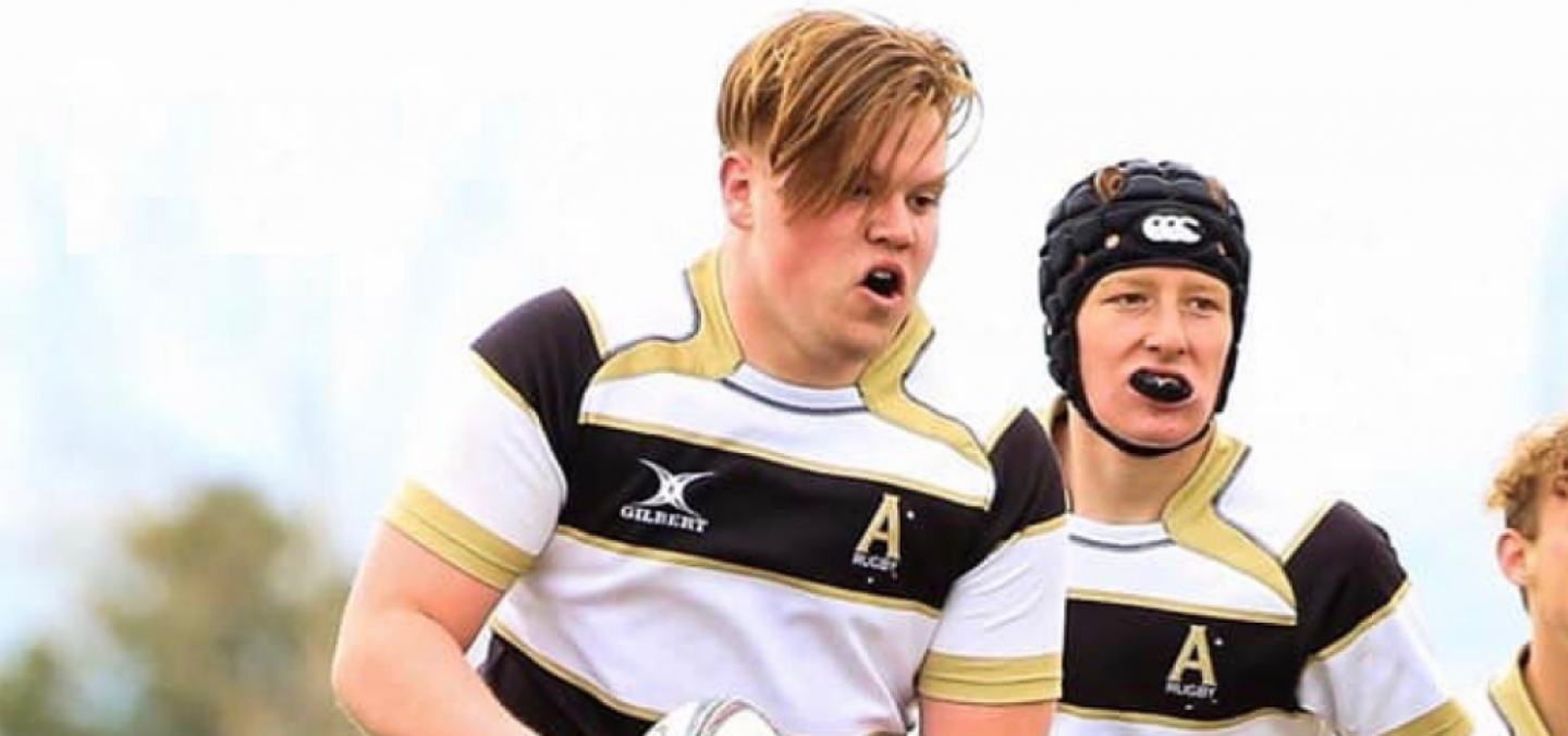 bowden commits to aic