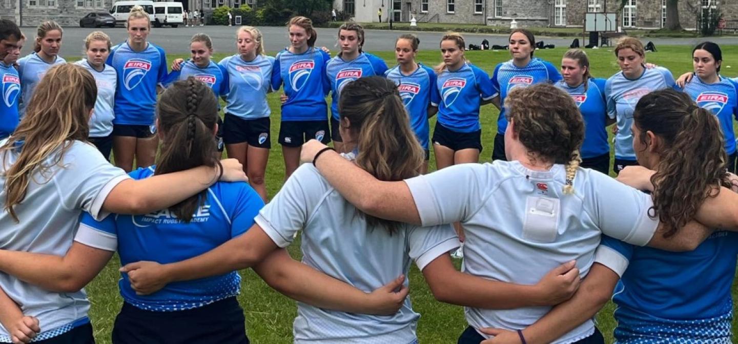 eira girls huddle 2