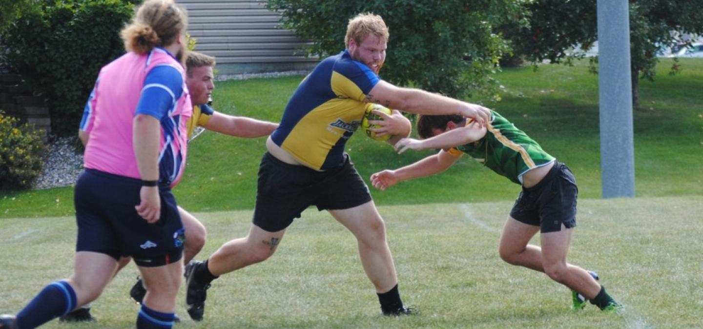 zach breaks a tackle sdsu v ndsu 2022 paul runia